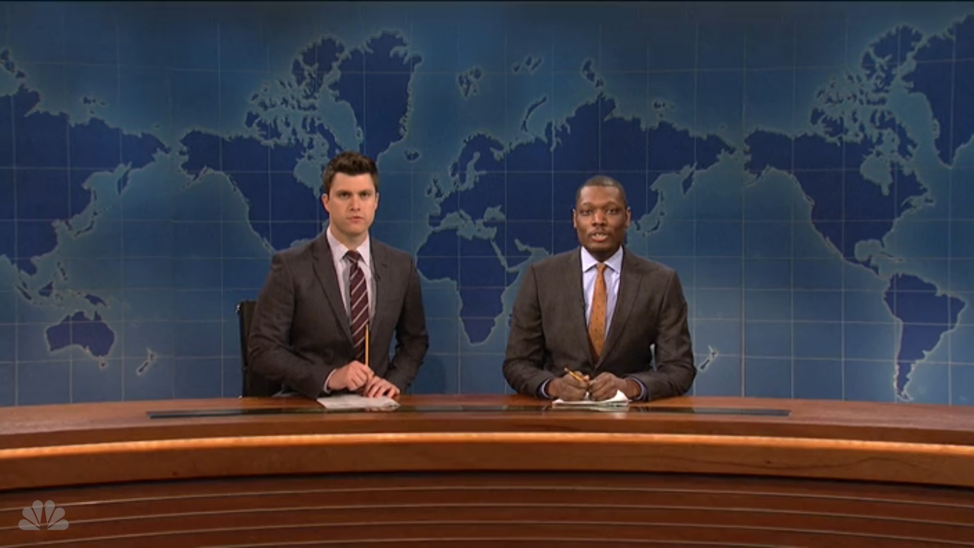 Weekend Update: Live Show. (Notice the strip of light on the front)