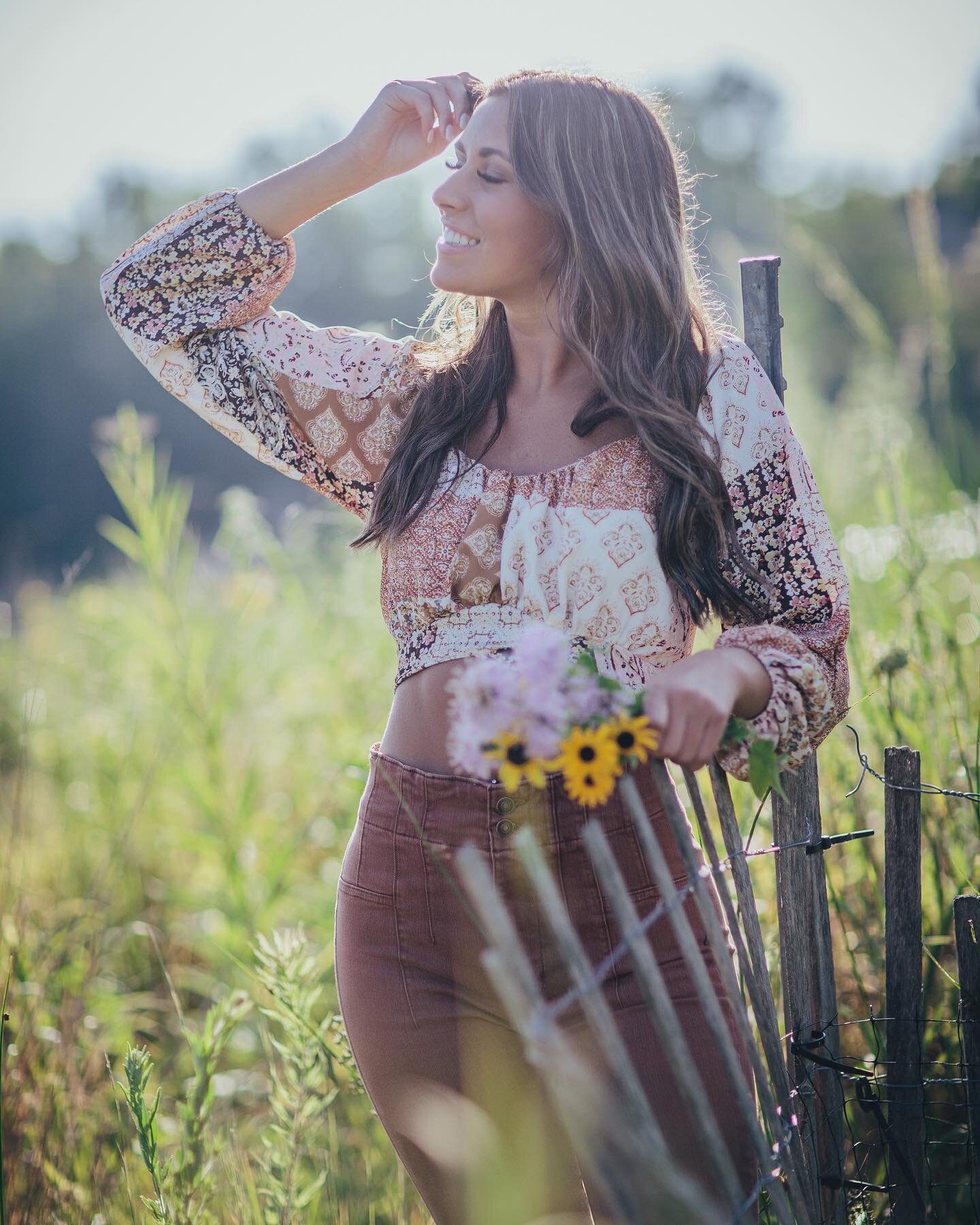 Feeling these summer vibes ☀️🌻☀️

#summervibes #patandcassie #photographer #styleinspo