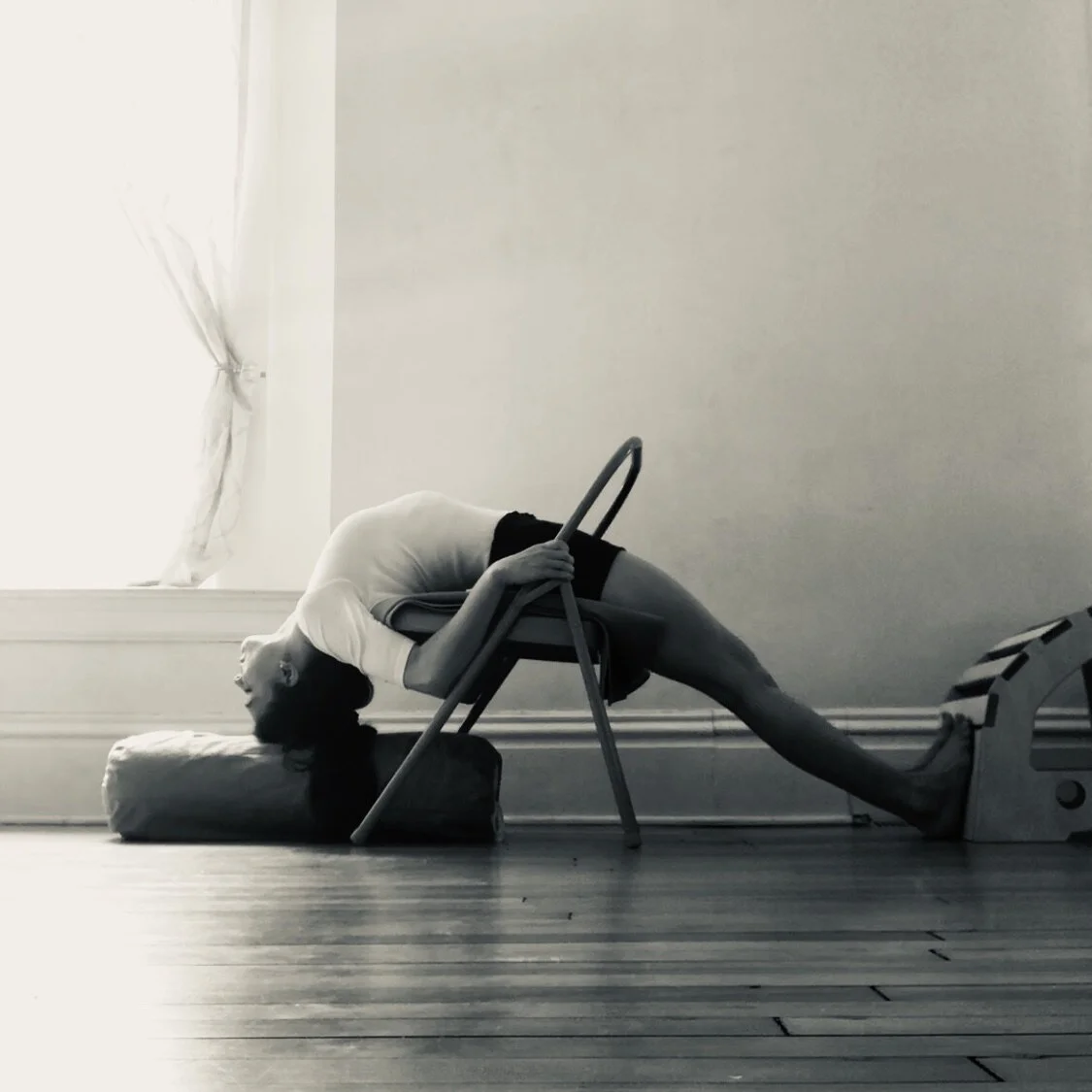 Dwi Pada Viparita Dandasana - intermediate supported variation