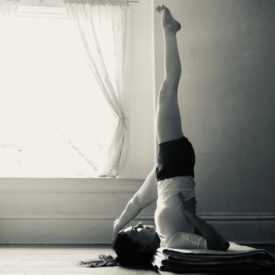 Parsvaikapada Sarvangasana
