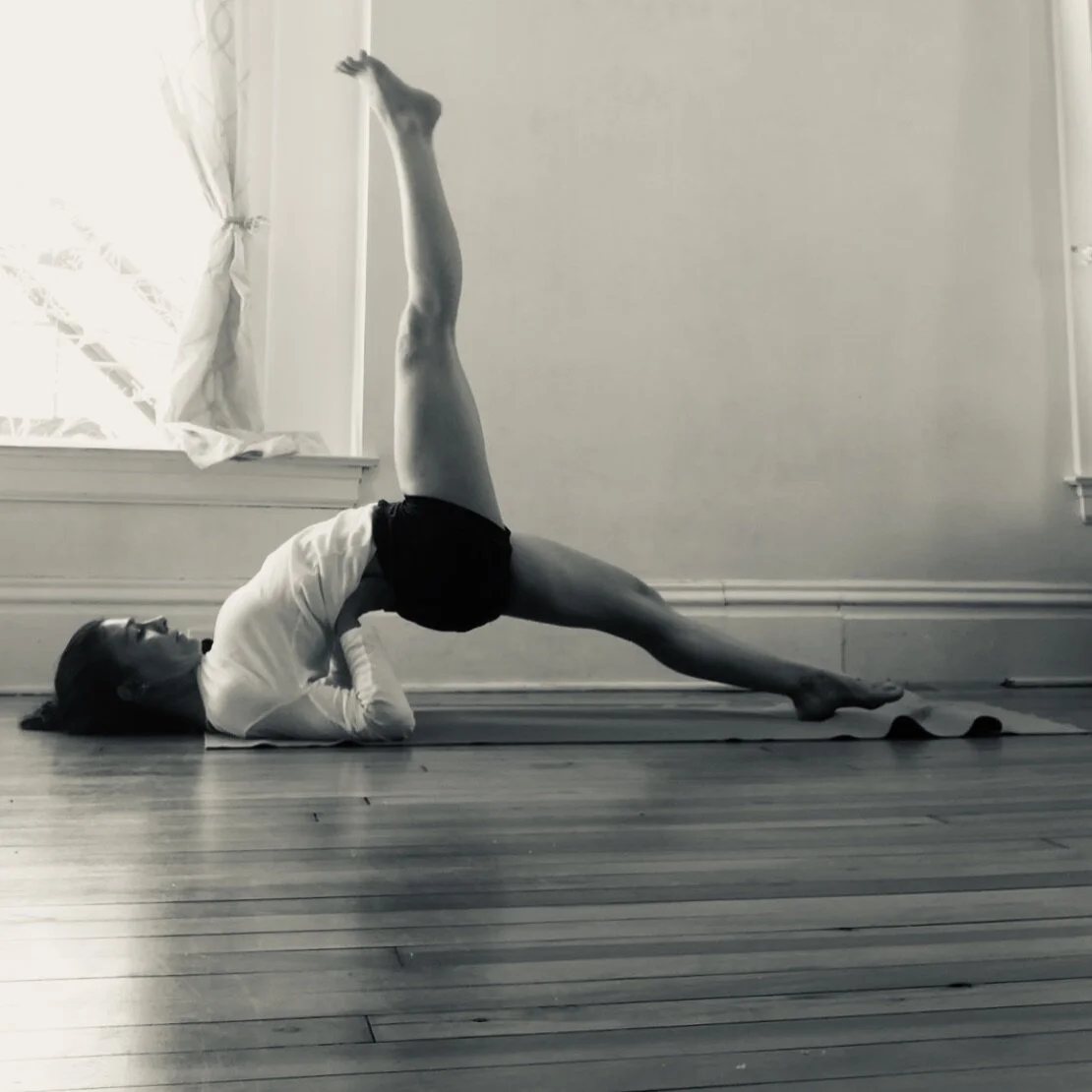 Eka Pada Setu Bandha Sarvangasana