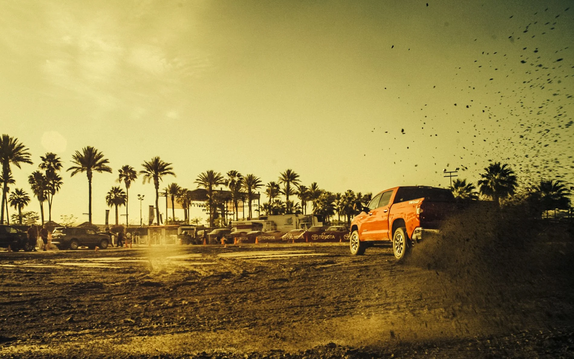 Stagecoach_Track_Stills-18.jpg
