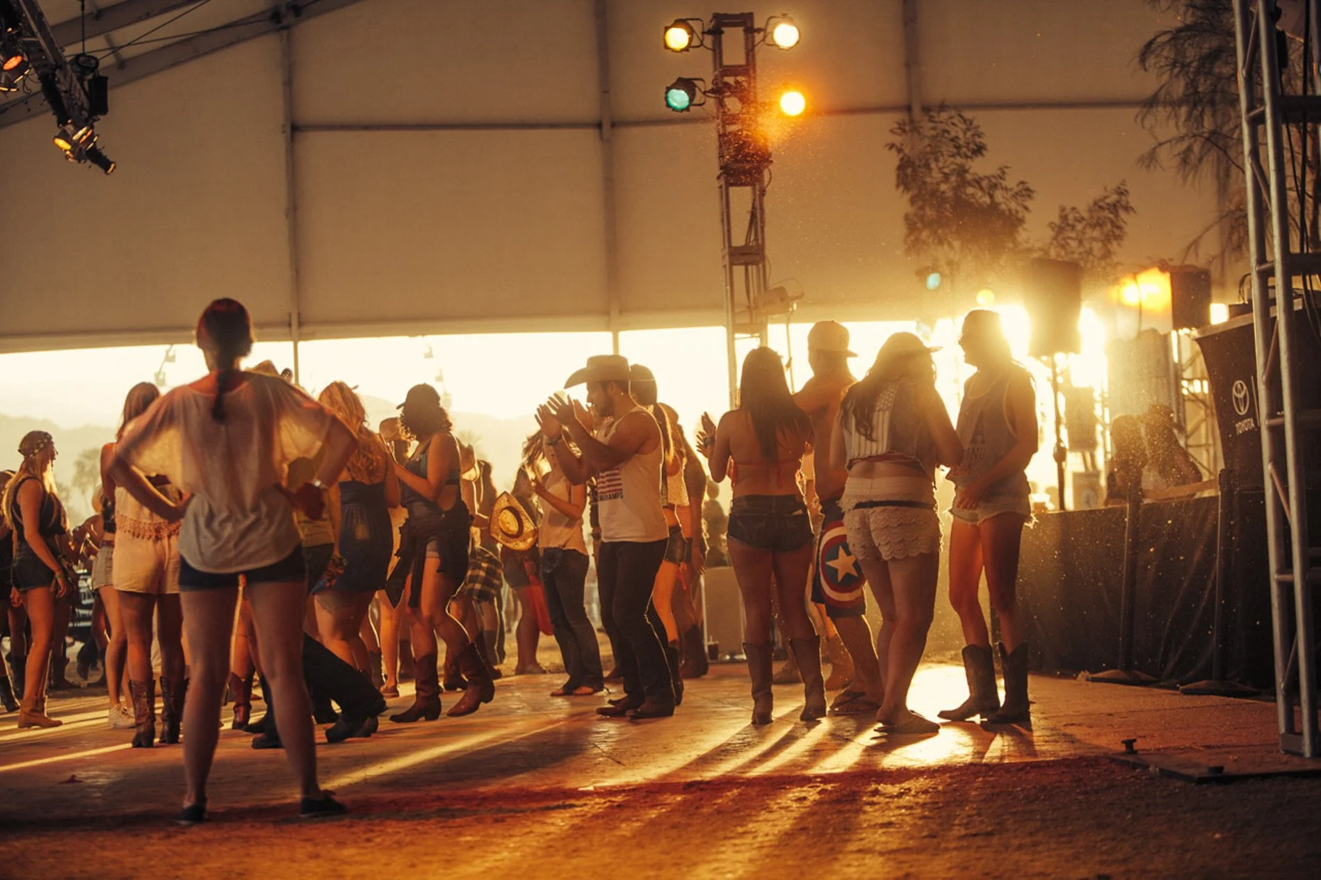 Stagecoach_Track_Stills-54.jpg