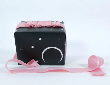 Cyd_Harlow_Stationery_GoGoLuna_Star_Wrap.jpg
