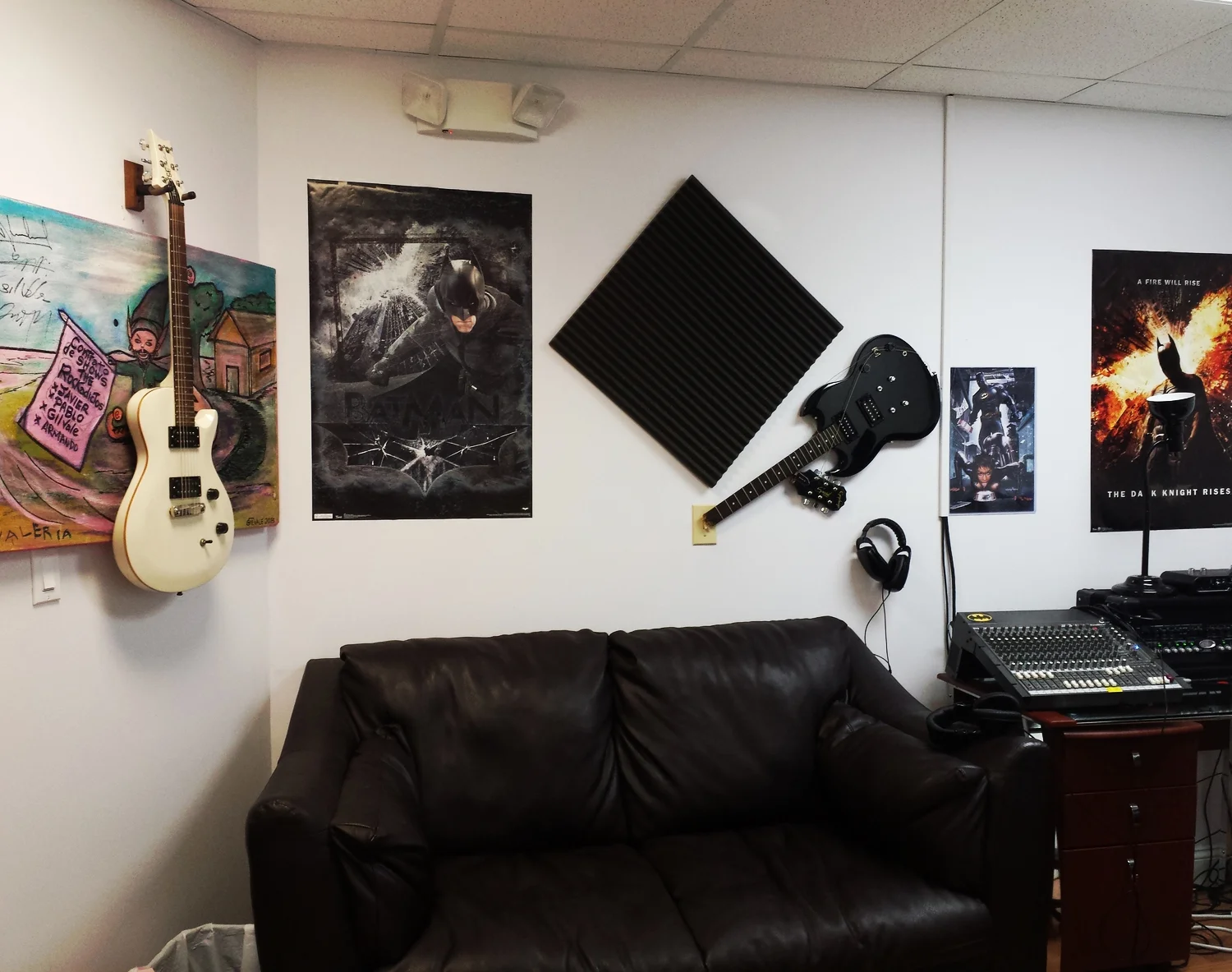 ROOM 2.jpg