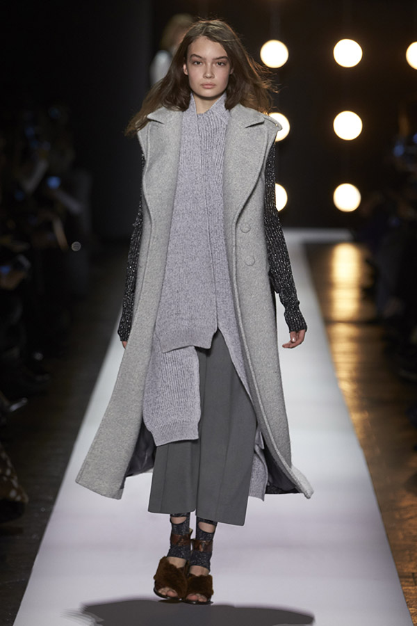 vest bcbg maxazria.jpg