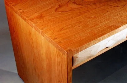 desk1_b.jpg