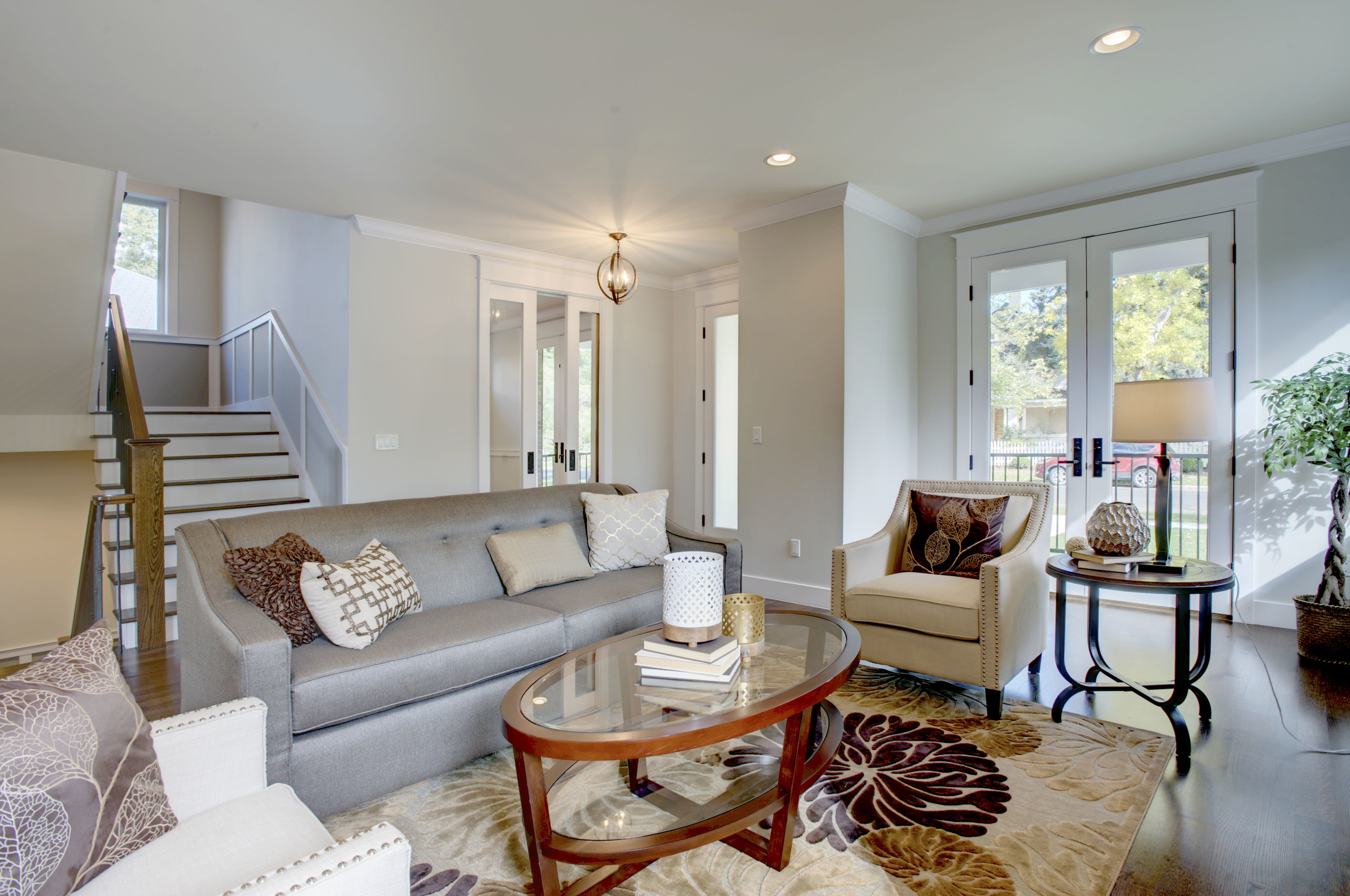401_marion_st_MLS_HID899030_ROOMlivingroom1.jpg