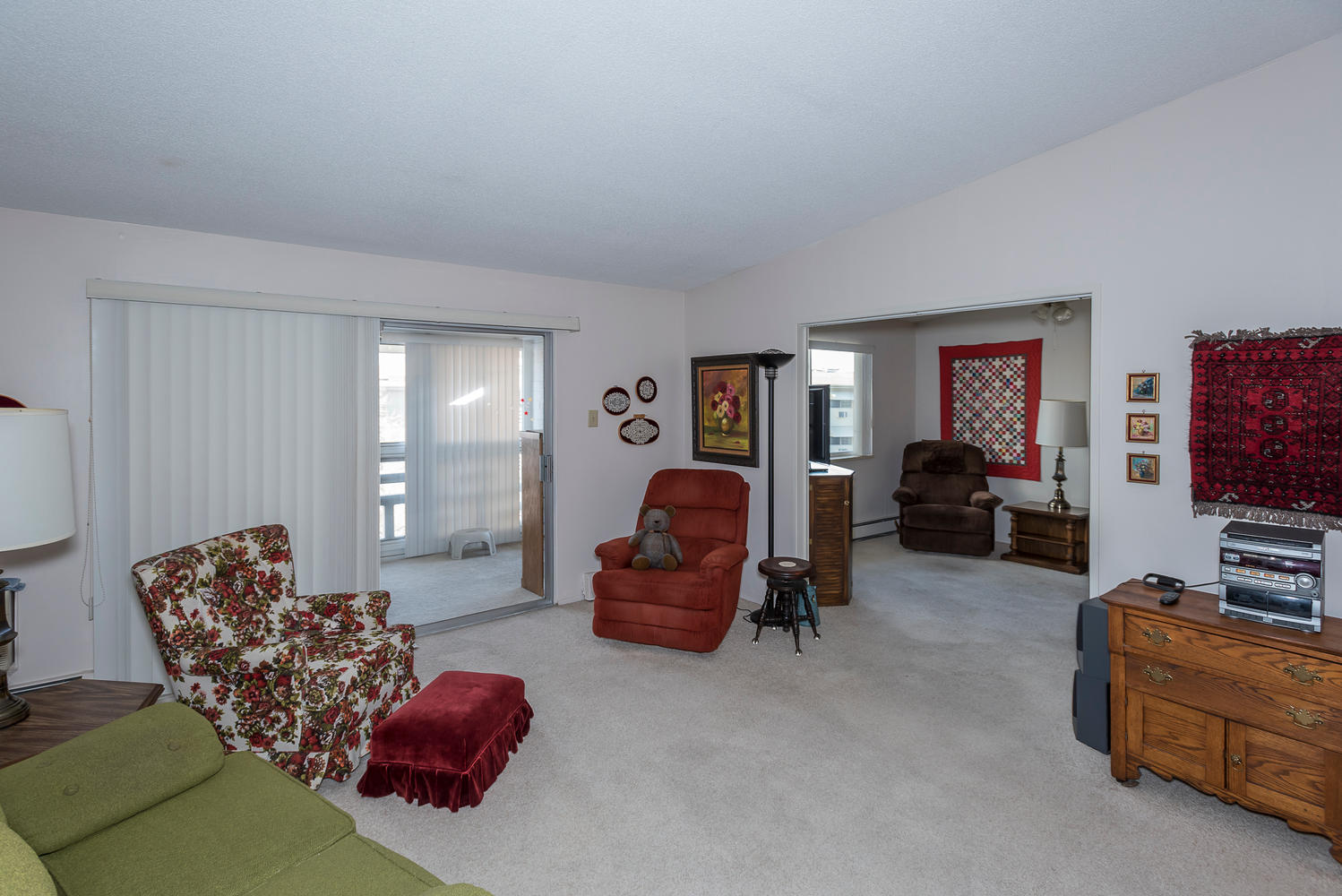 580 S Clinton St D Denver CO-large-009-14-Living Room-1498x1000-72dpi.jpg