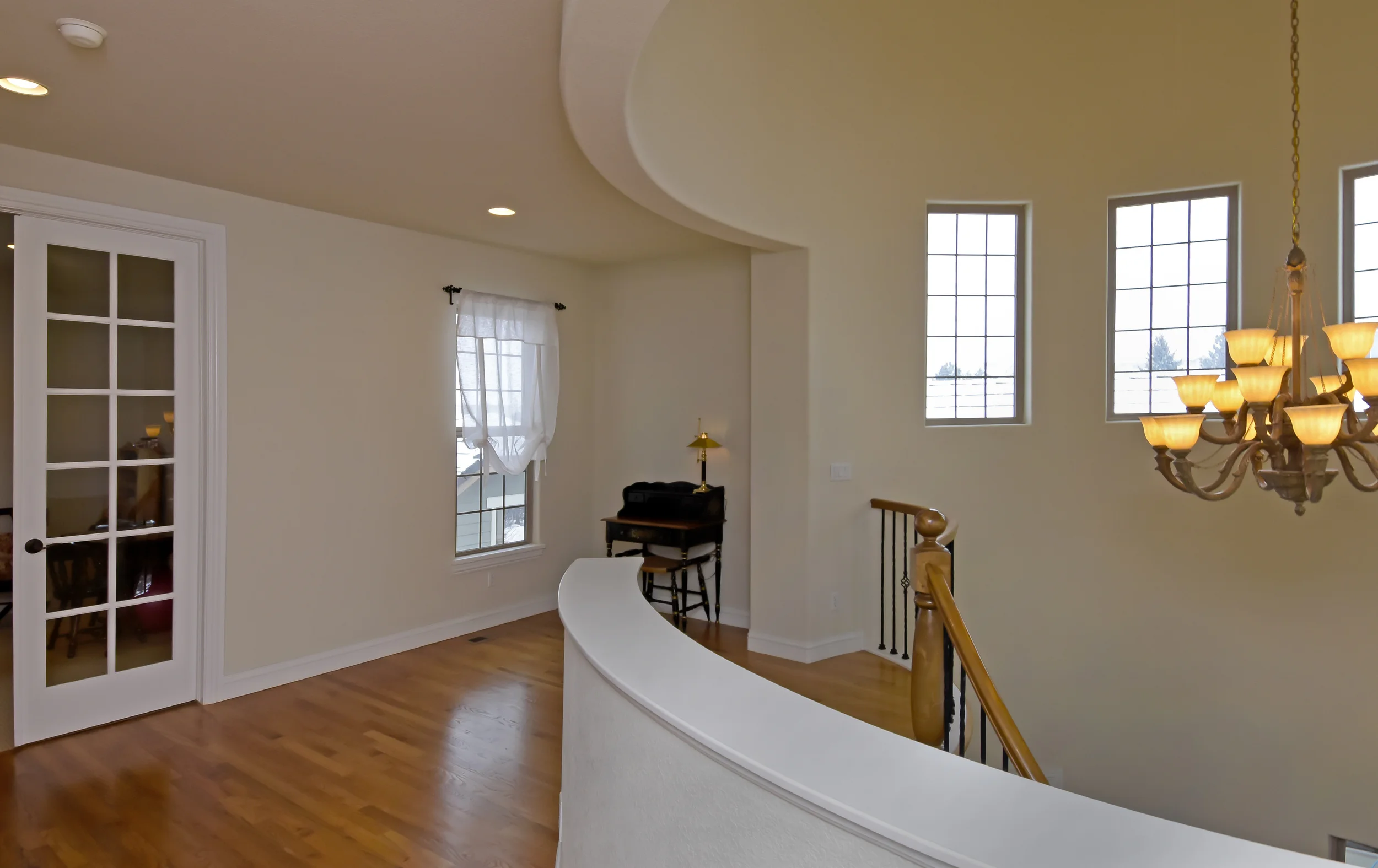 5769 Daniel039s Gate Pl Castle-print-025-19-Upper Landing-4200x2646-300dpi.jpg