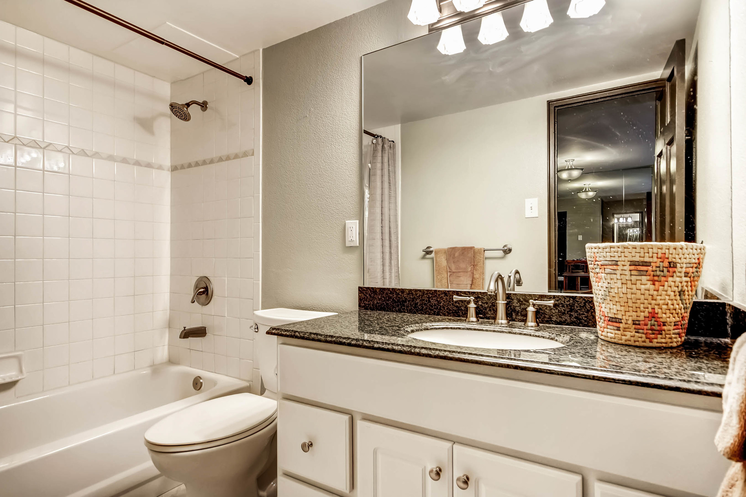 800 Washington St Unit 706-print-016-26-Master Bathroom-2700x1799-300dpi.jpg