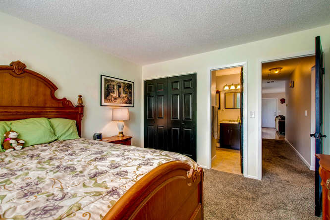 2121 Coronado Pkwy N Unit D-small-010-15-Master Bedroom-666x444-72dpi.jpg