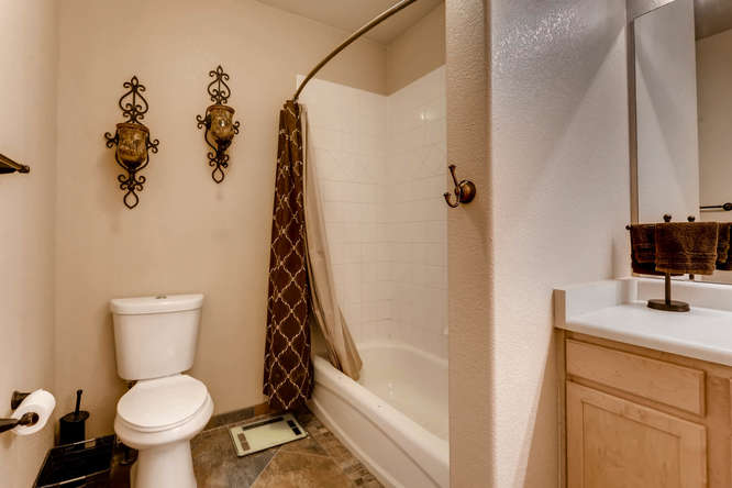 7140 S Wenatchee Way Unit H-small-008-3-Master Bathroom-666x444-72dpi.jpg