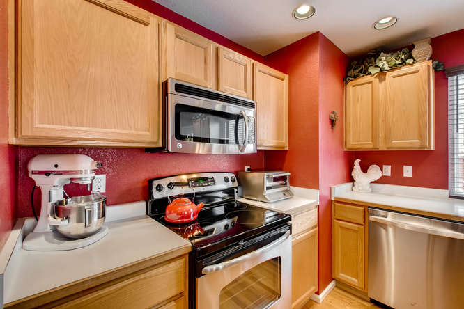 4201 Cottonwood Lakes Blvd-small-011-14-Kitchen-666x444-72dpi.jpg