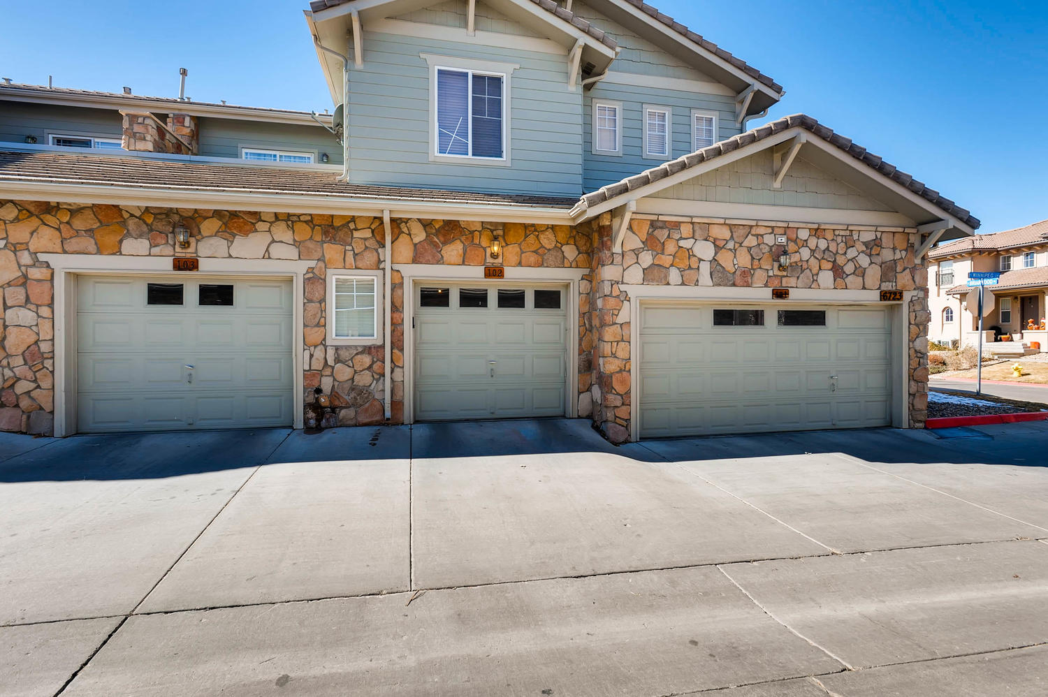 6723 S Winnipeg Cir Unit 102-large-025-13-Garage-1500x998-72dpi.jpg