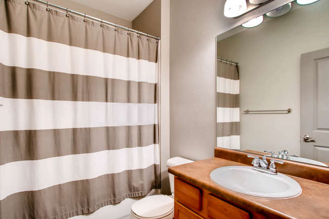 15296 W 66th Dr Unit F Arvada-small-023-19-2nd Floor Bathroom-666x444-72dpi.jpg