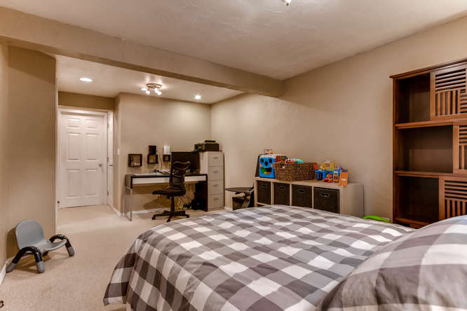 12979 W 20th Ave Golden CO-small-021-23-Lower Level Bedroom-666x444-72dpi.jpg