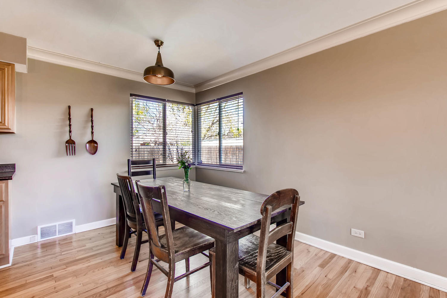 3071 Dexter St Denver CO 80207-large-010-7-Dining Room-1500x1000-72dpi.jpg