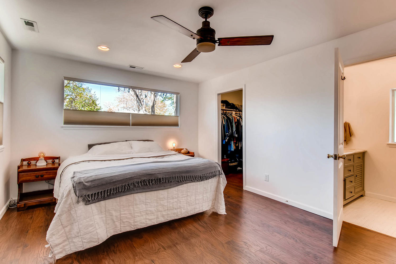 3071 Dexter St Denver CO 80207-large-016-13-Master Bedroom-1500x1000-72dpi.jpg