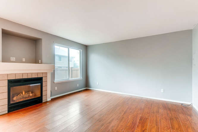 1273 S Zeno Way Unit C Aurora-small-005-5-Living Room-666x443-72dpi.jpg