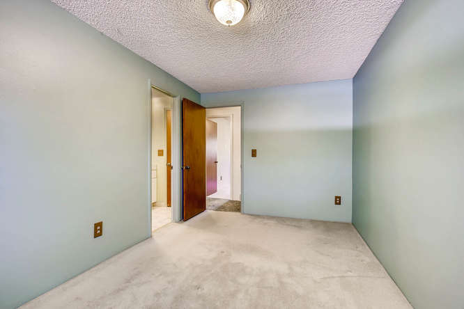 12985 W 20th Ave Golden CO-small-015-5-2nd Floor Master Bedroom-666x444-72dpi.jpg