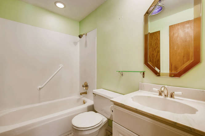 12985 W 20th Ave Golden CO-small-016-22-2nd Floor Master Bathroom-666x444-72dpi.jpg