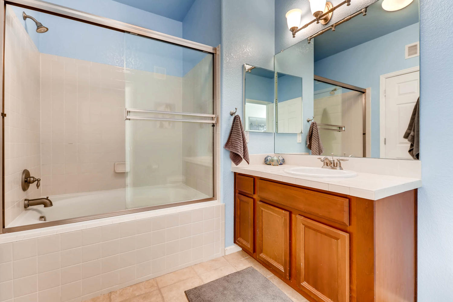 9907 MLK Jr Blvd Unit 104-large-020-29-Master Bathroom-1500x1000-72dpi.jpg