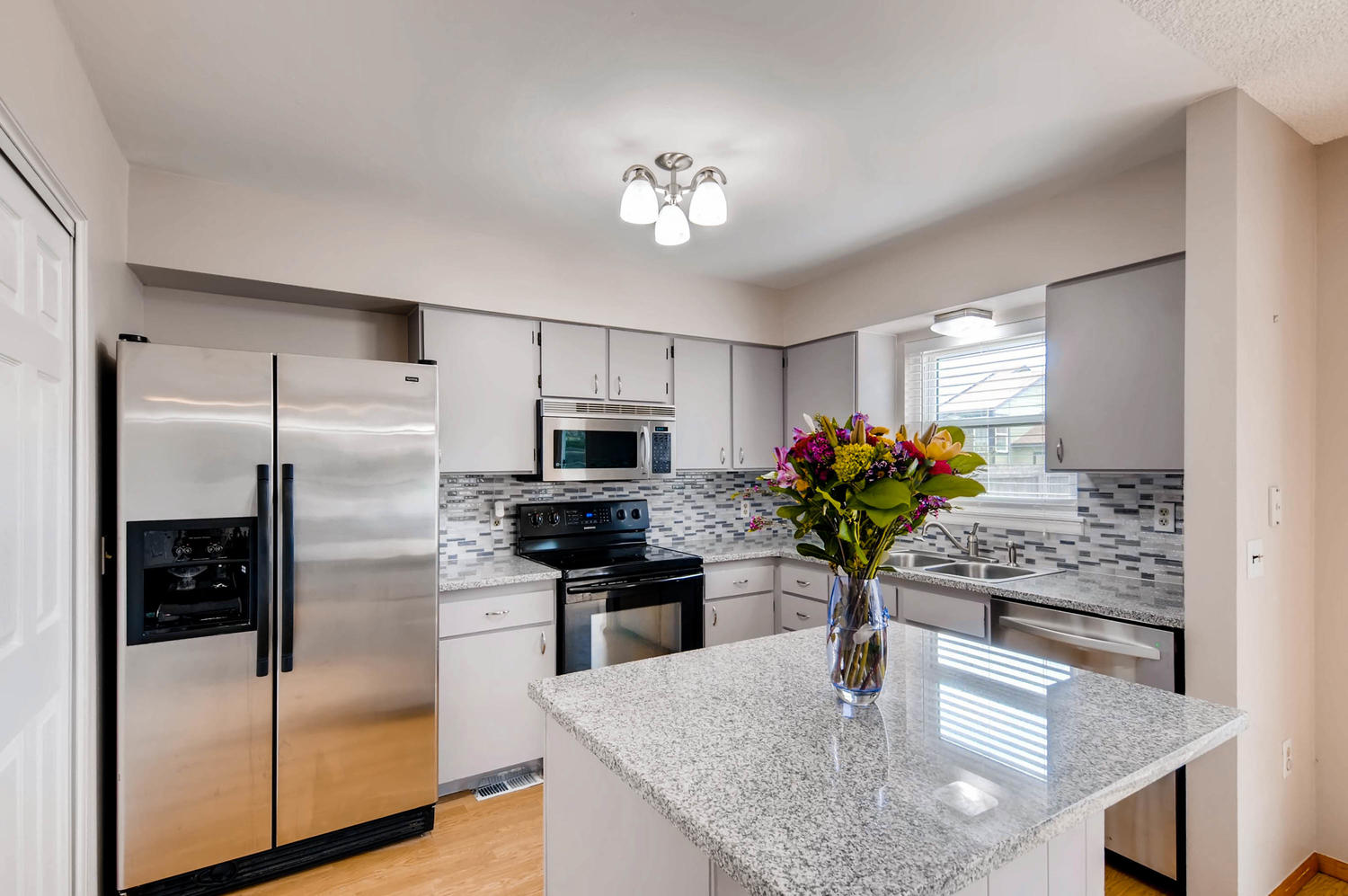 2399 Granby Way Aurora CO-large-009-20-Kitchen-1500x997-72dpi.jpg