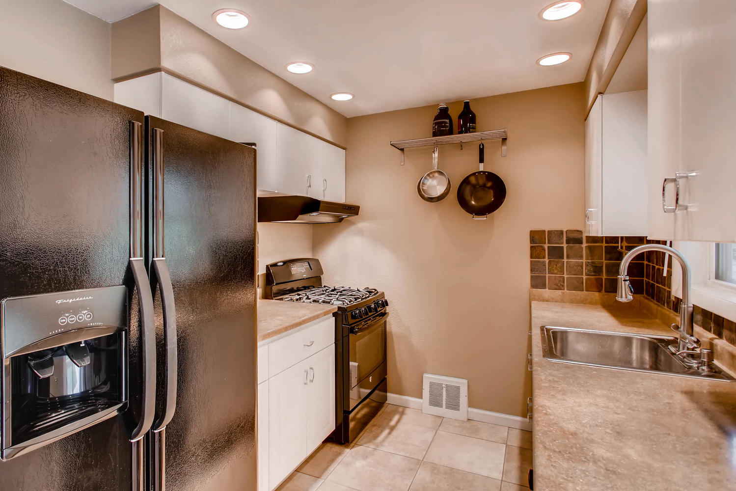 1430 S Jersey Way Denver CO-large-009-6-Kitchen-1500x1000-72dpi.jpg