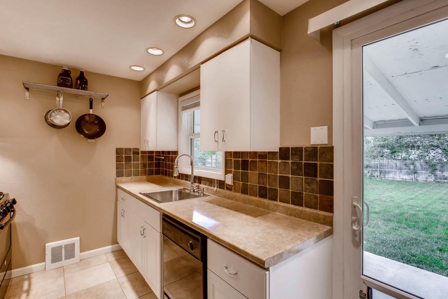 1430 S Jersey Way Denver CO-large-010-10-Kitchen-1500x1000-72dpi.jpg