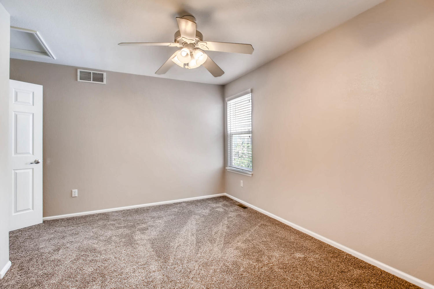 24768 E Florida Ave Aurora CO-large-022-28-2nd Floor Bedroom-1500x1000-72dpi.jpg