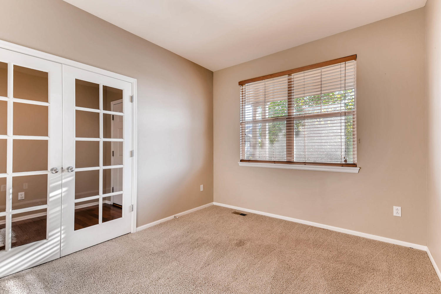 10186 Pitkin Way Commerce City-large-013-28-Office-1500x1000-72dpi.jpg