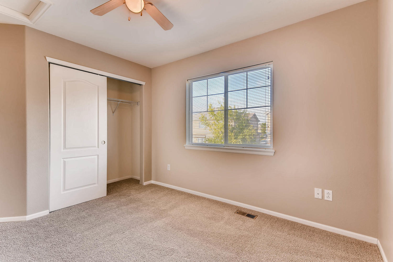 10186 Pitkin Way Commerce City-large-020-13-2nd Floor Bedroom-1500x1000-72dpi.jpg
