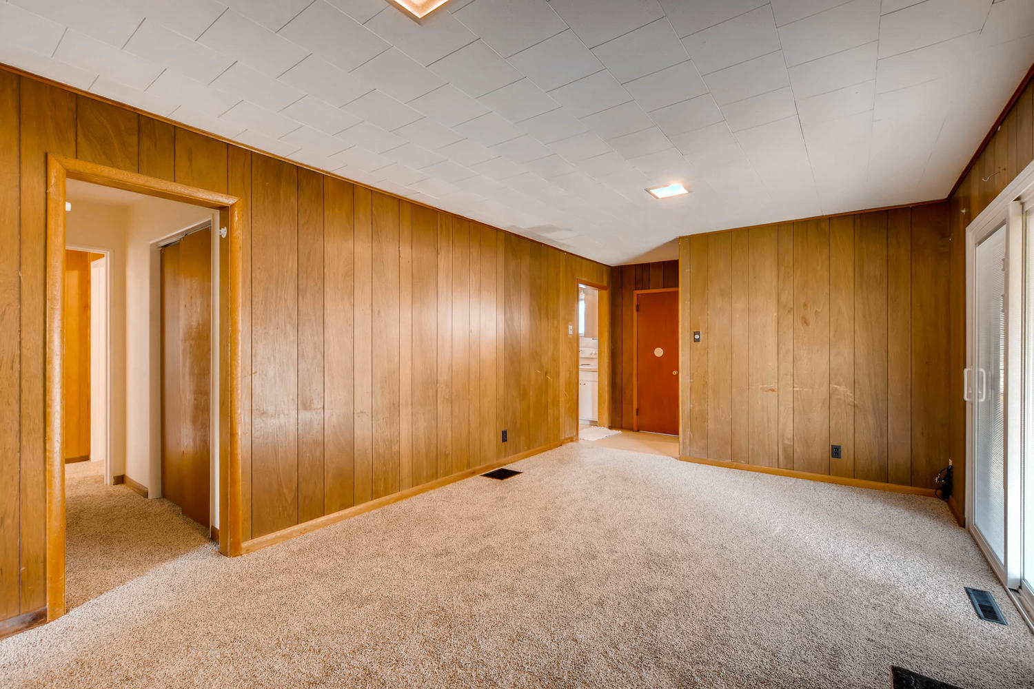511 S Xavier St Denver CO-large-014-22-Family Room-1500x1000-72dpi.jpg