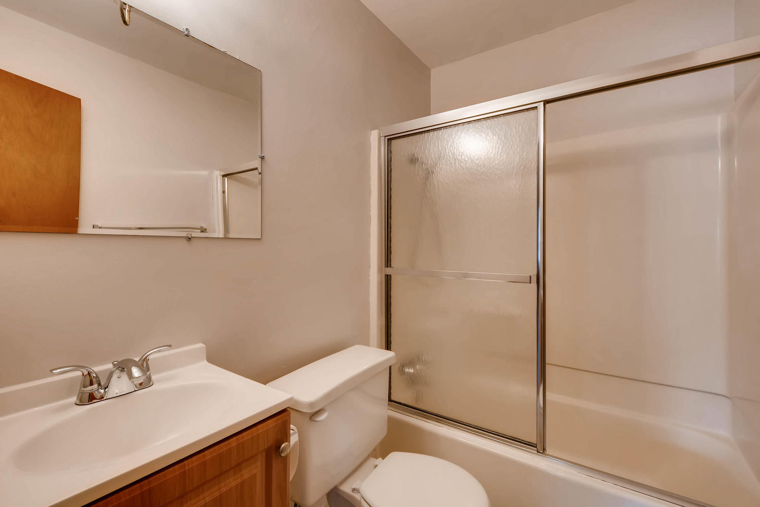 511 S Xavier St Denver CO-large-019-18-Master Bathroom-1499x1000-72dpi.jpg