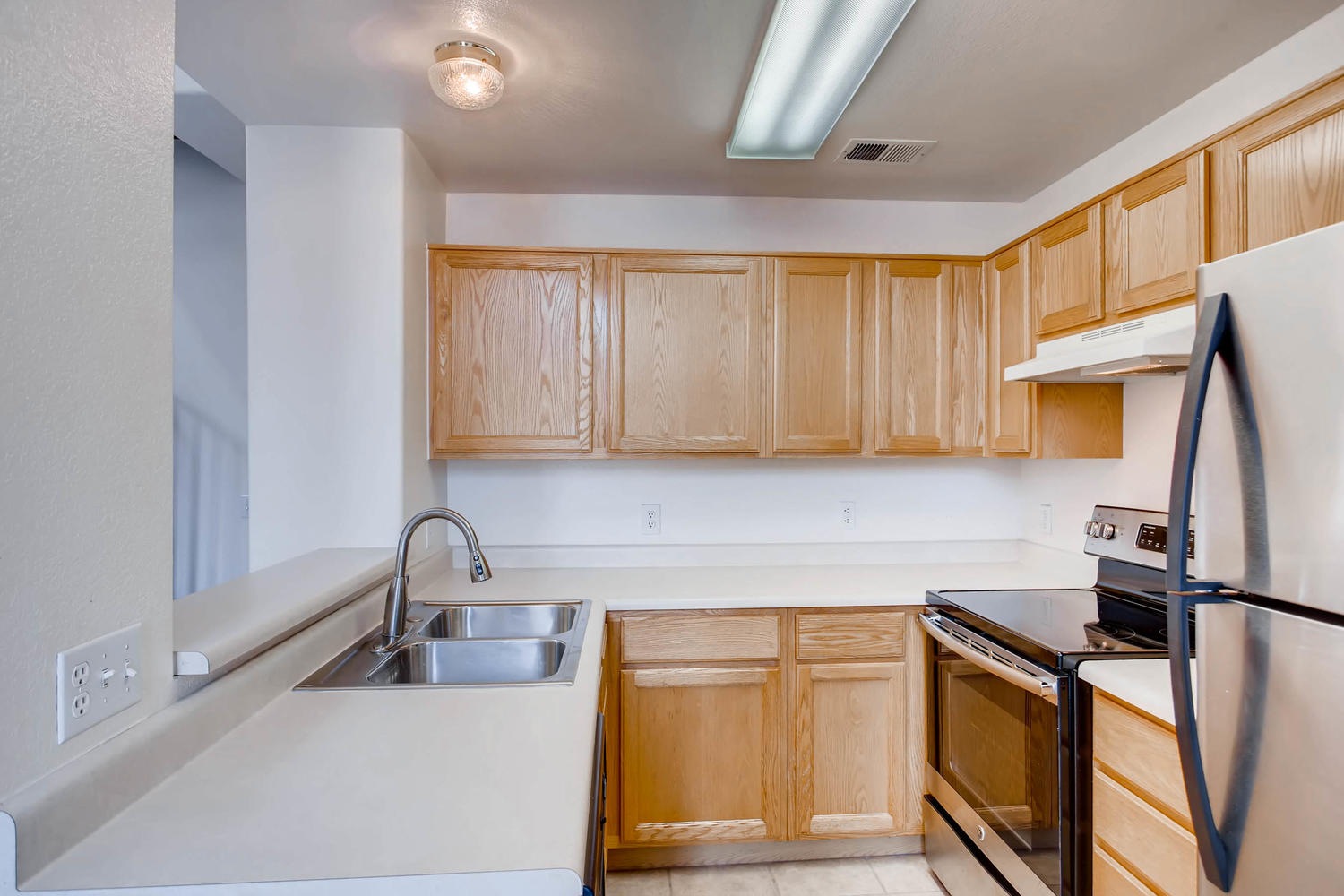 8377 S Upham Way Unit 212-large-009-12-Kitchen-1500x1000-72dpi.jpg
