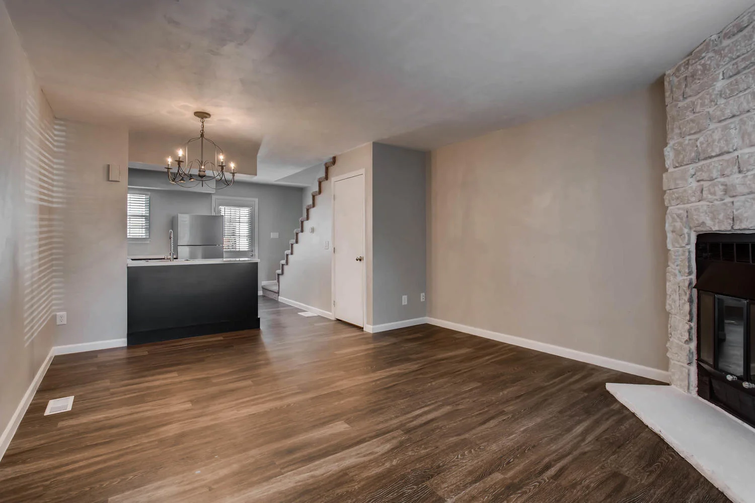1811 S Quebec Way Unit 224-large-004-1-Living Room-1500x1000-72dpi.jpg