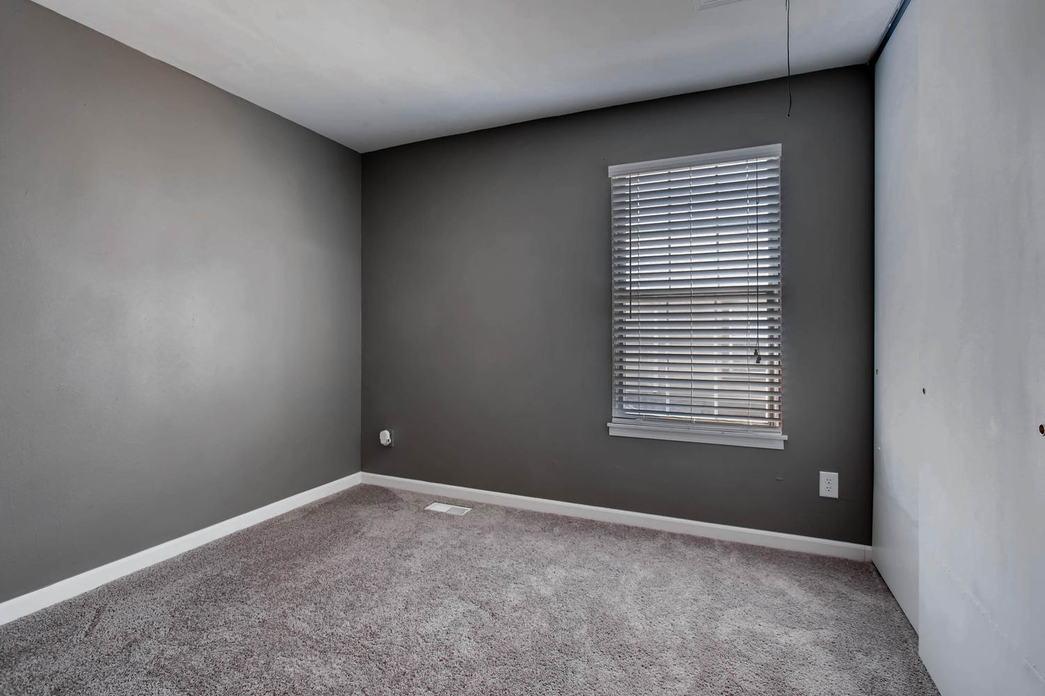 1811 S Quebec Way Unit 224-large-009-11-2nd Floor Bedroom-1500x1000-72dpi.jpg