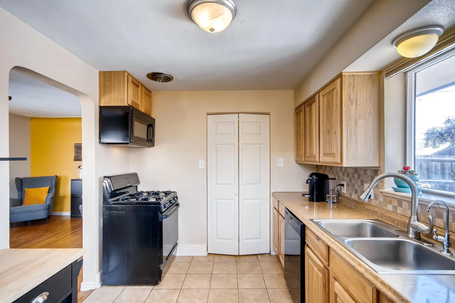 3331 Monroe St Denver CO 80205-large-012-7-Kitchen-1500x1000-72dpi.jpg