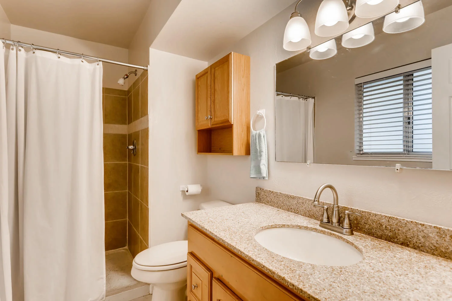 16971 E Bates Ave Aurora CO-large-014-26-2nd Floor Master Bathroom-1500x998-72dpi.jpg