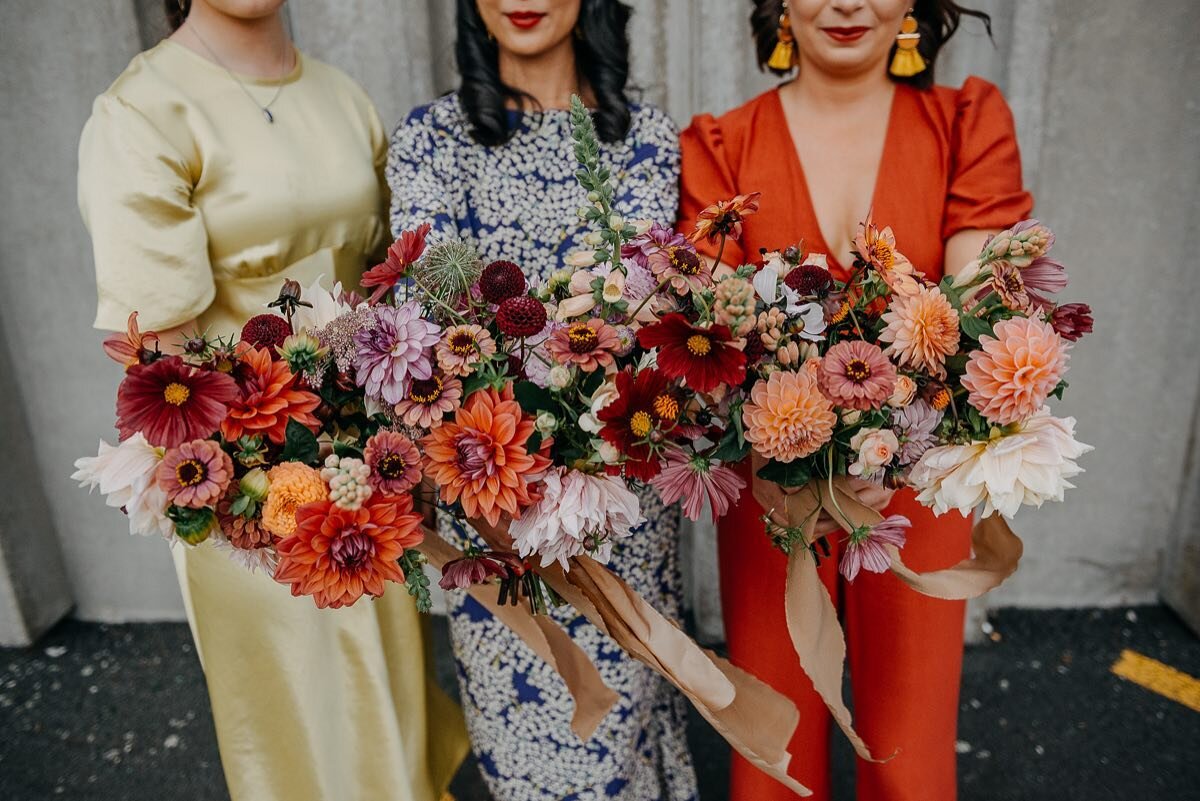 A magical splash of colour to brighten up your Monday afternoon ❤️💜💛🧡💚

#nzweddings #newzealand #aucklandweddings #wellingtonweddings #wellingtonweddingphotographer #nikonnz #progearfeature #nzweddingphotographer #weddingsnz #flowers #weddingflow