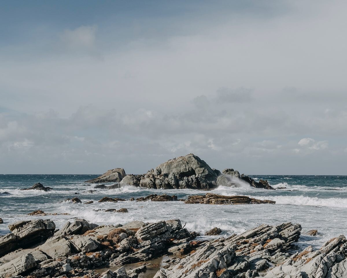 In the process of gathering together personal and commercial work I&rsquo;ve shot over the last little while for a big website update! Here&rsquo;s a landscape that will find it&rsquo;s way into the personal work section.

#newzealand #landscape #lan