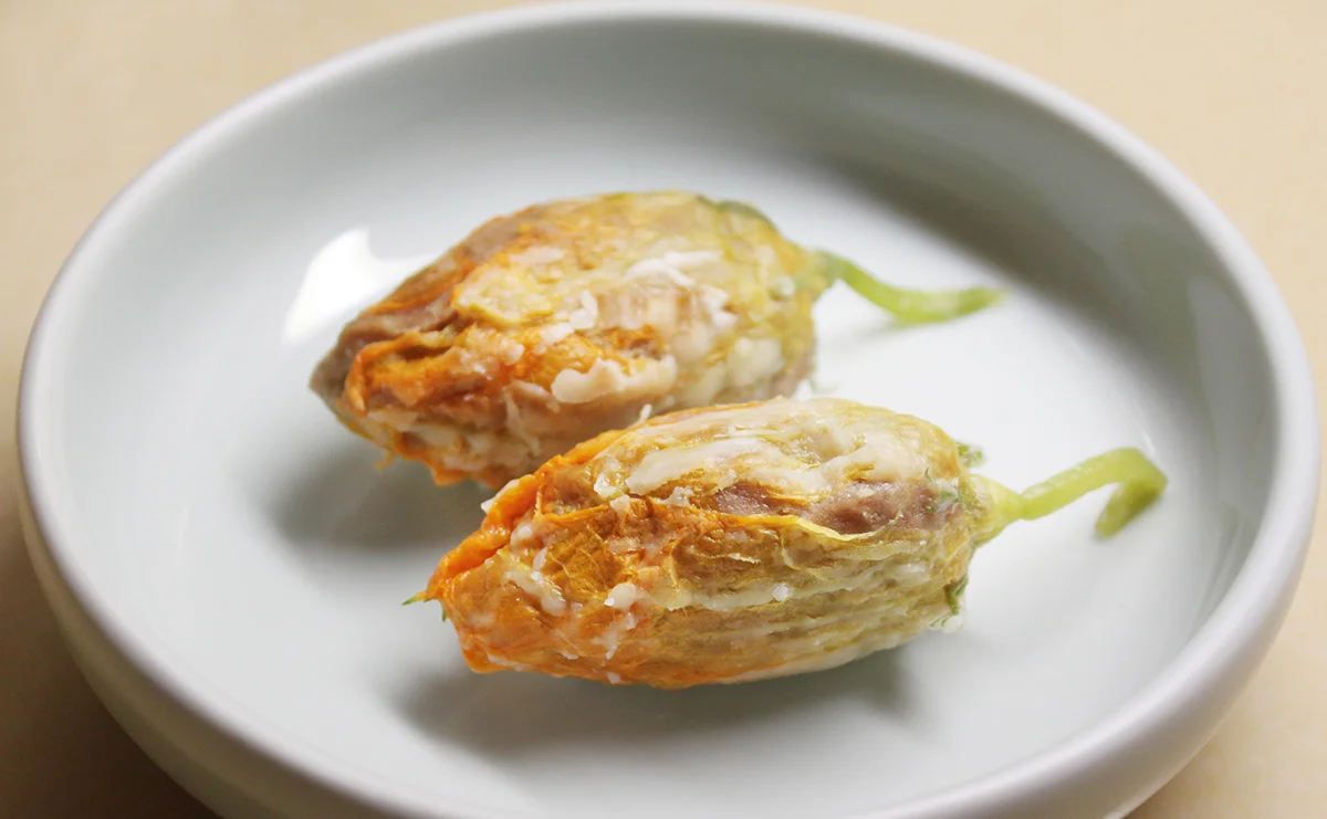 0zucchiniflo.JPG