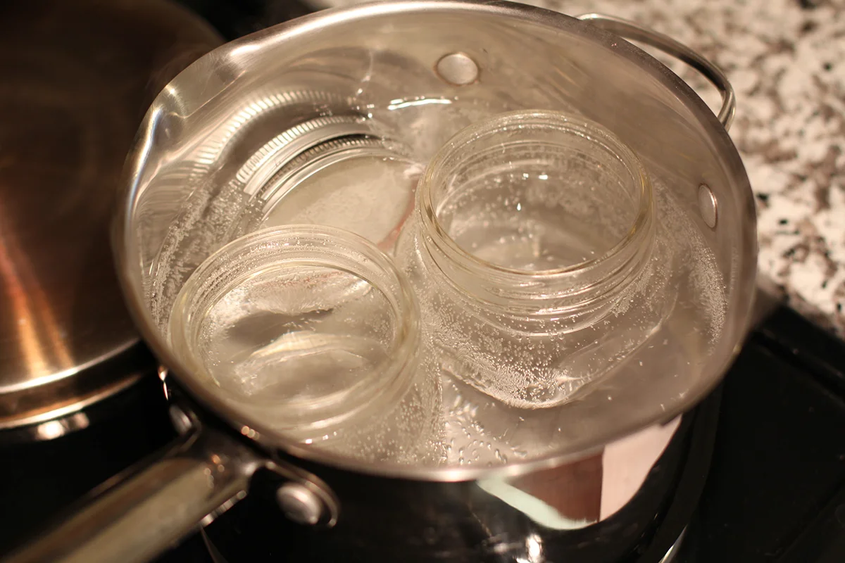 sterlize canning jars boiling water bath methodtsquare in the kitchen