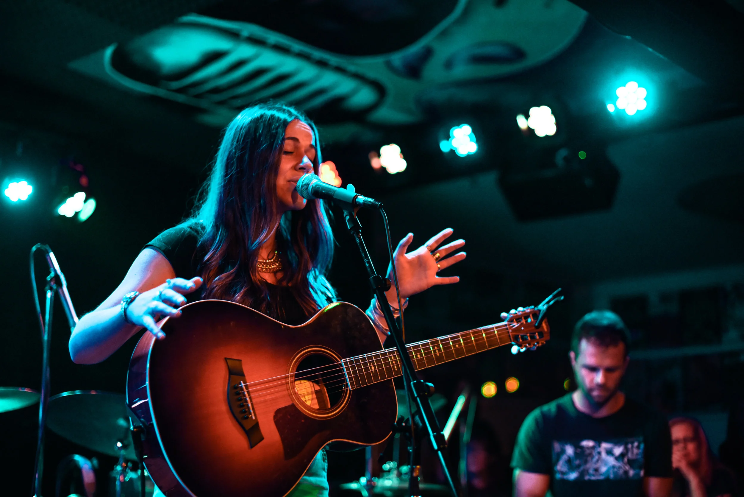 TaylorRae_MoesAlley_MadHarmonyPhoto_20Oct2018_30.jpg