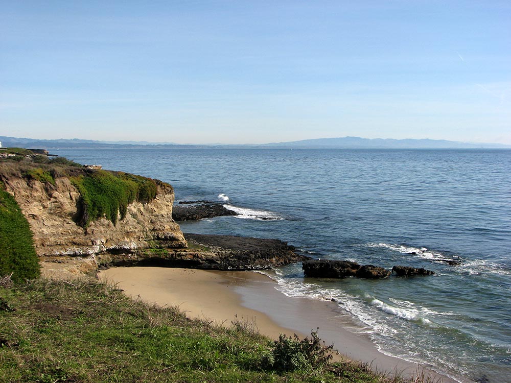 The view of Monterey Bay from Long Marine Lab. (Image by Sara Stasi via Flickr : Creative Commons license)