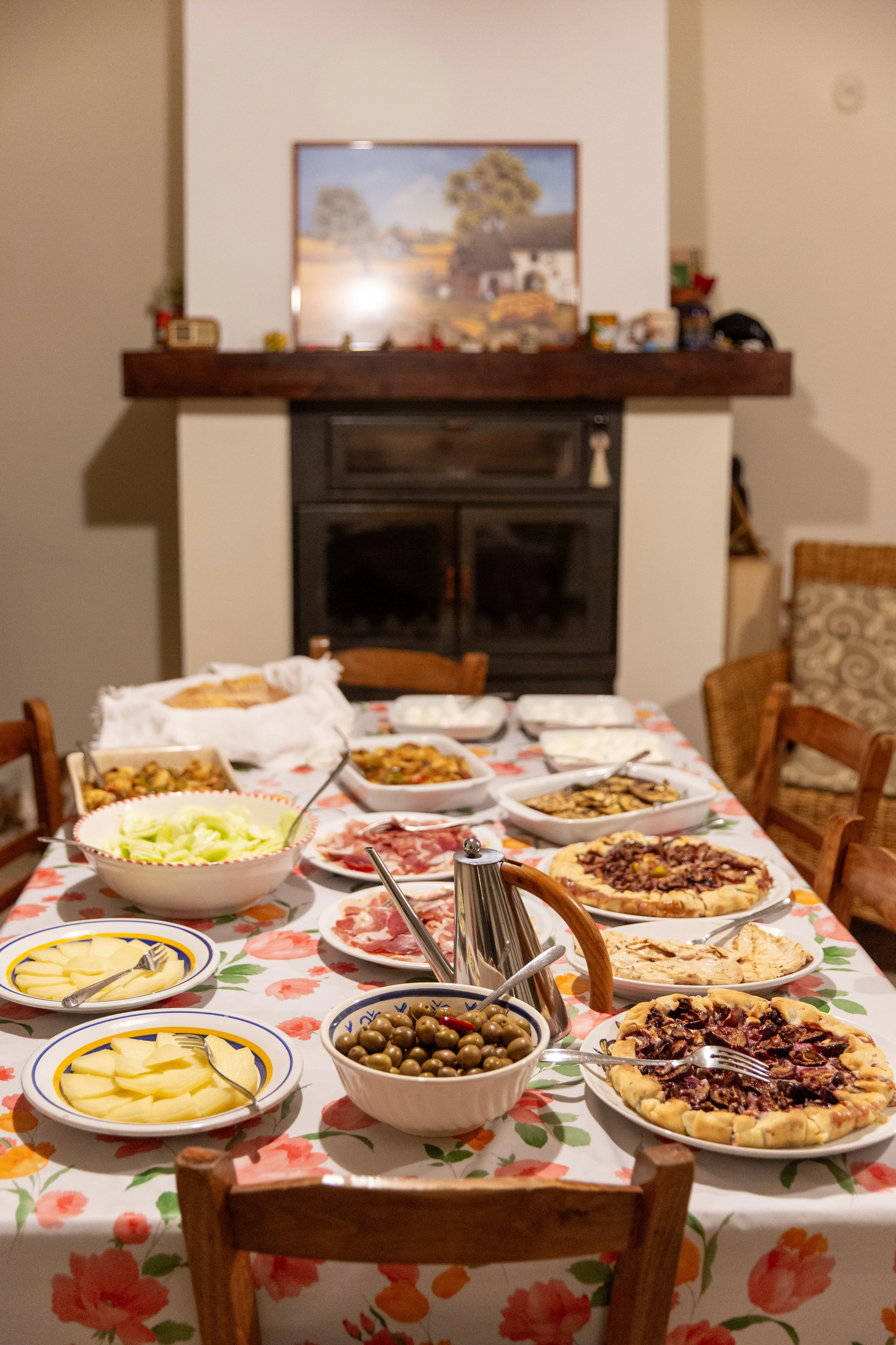 6-christie-lynn-caputo-roots-radici-family-table.jpg
