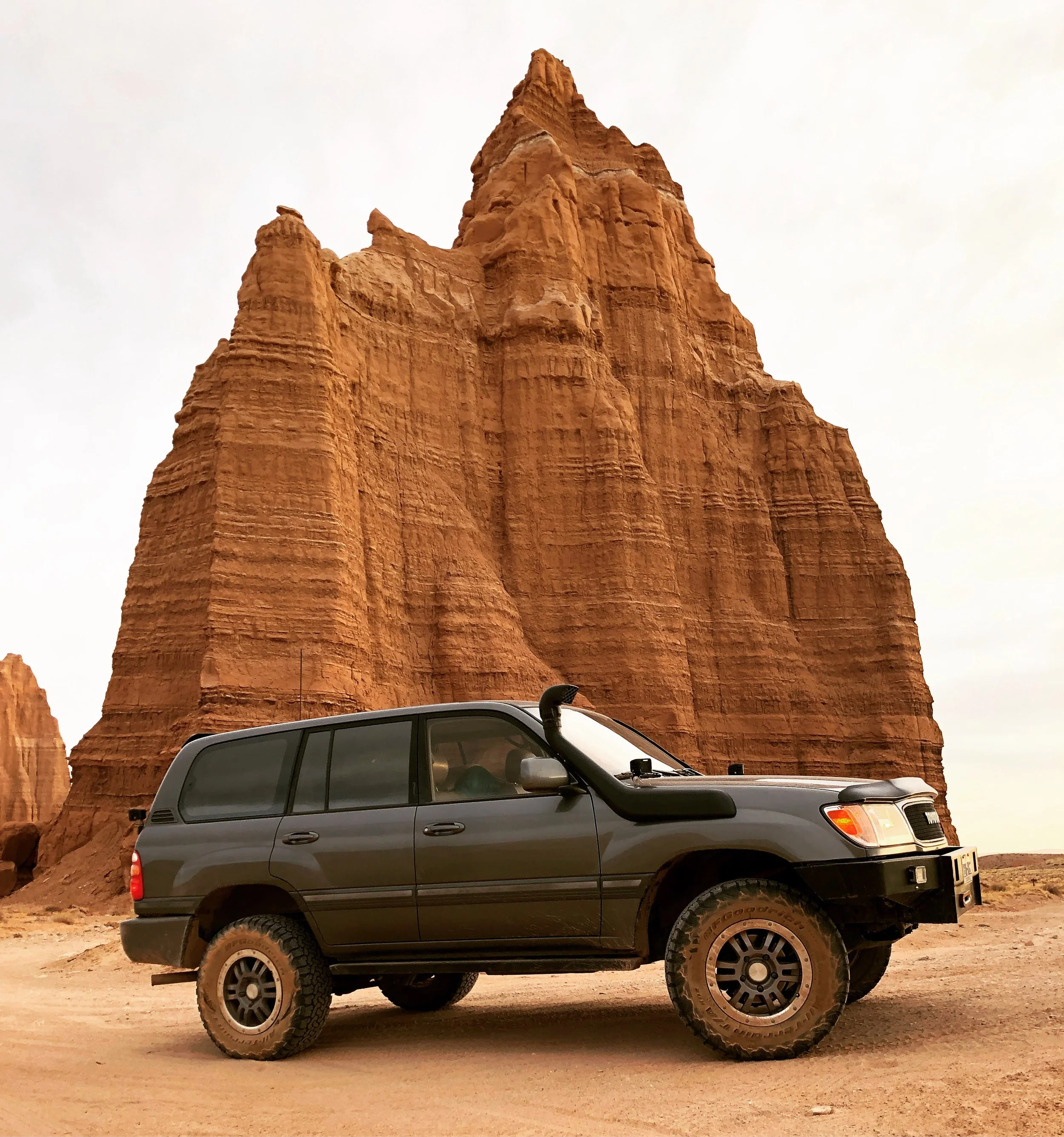 landcruiser-5.jpg (Copy)