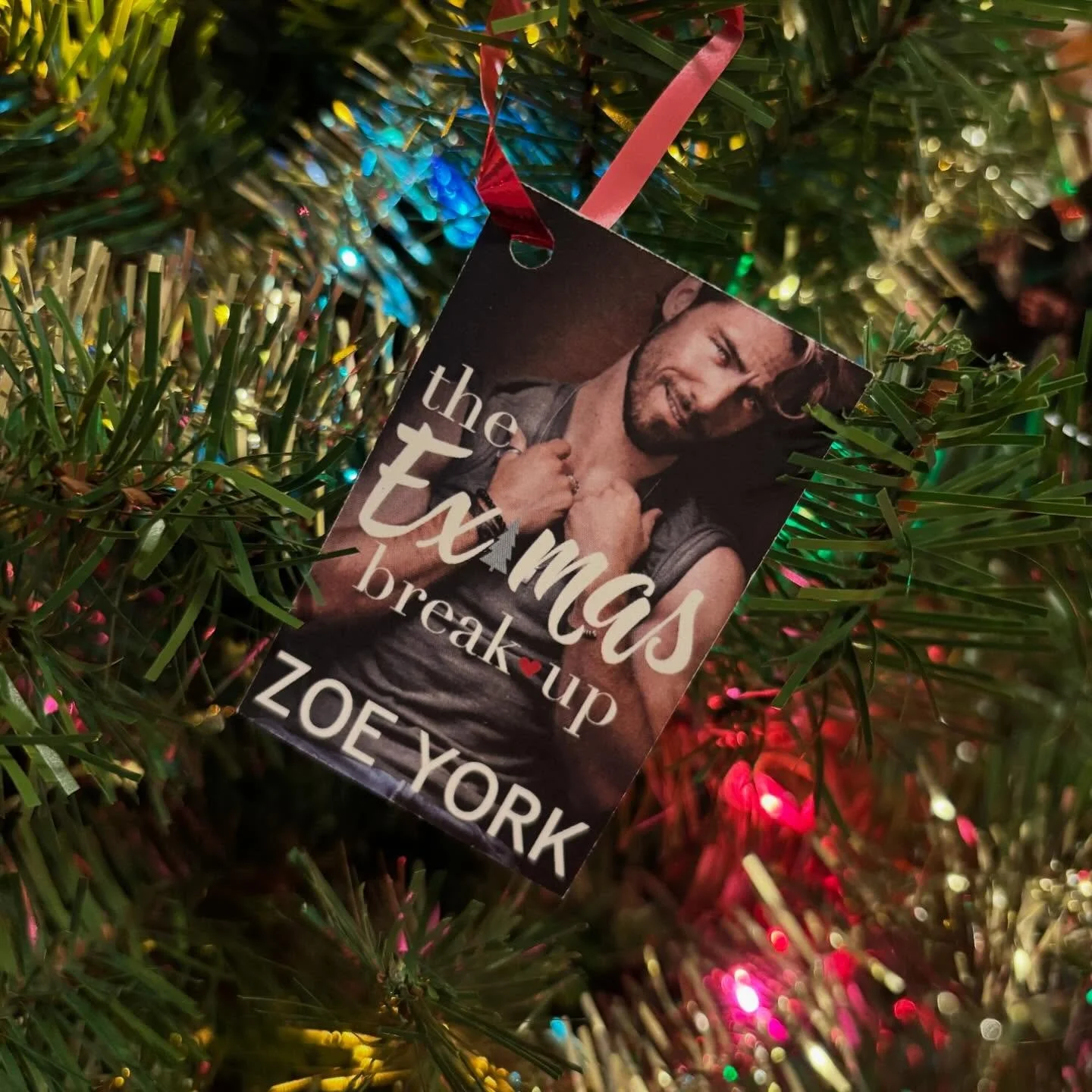 ✨DAY 25 of #25DaysOfHolidayRomance✨

The Ex-Mas Breakup by @zoeyorkwrites 🤩

276 Pages / $4.99 or Kindle Unlimited

SUMMARY: When the spicy &ldquo;exes with benefits&rdquo; summer fling escalates to a &ldquo;fake dating for the holidays&rdquo; rom c
