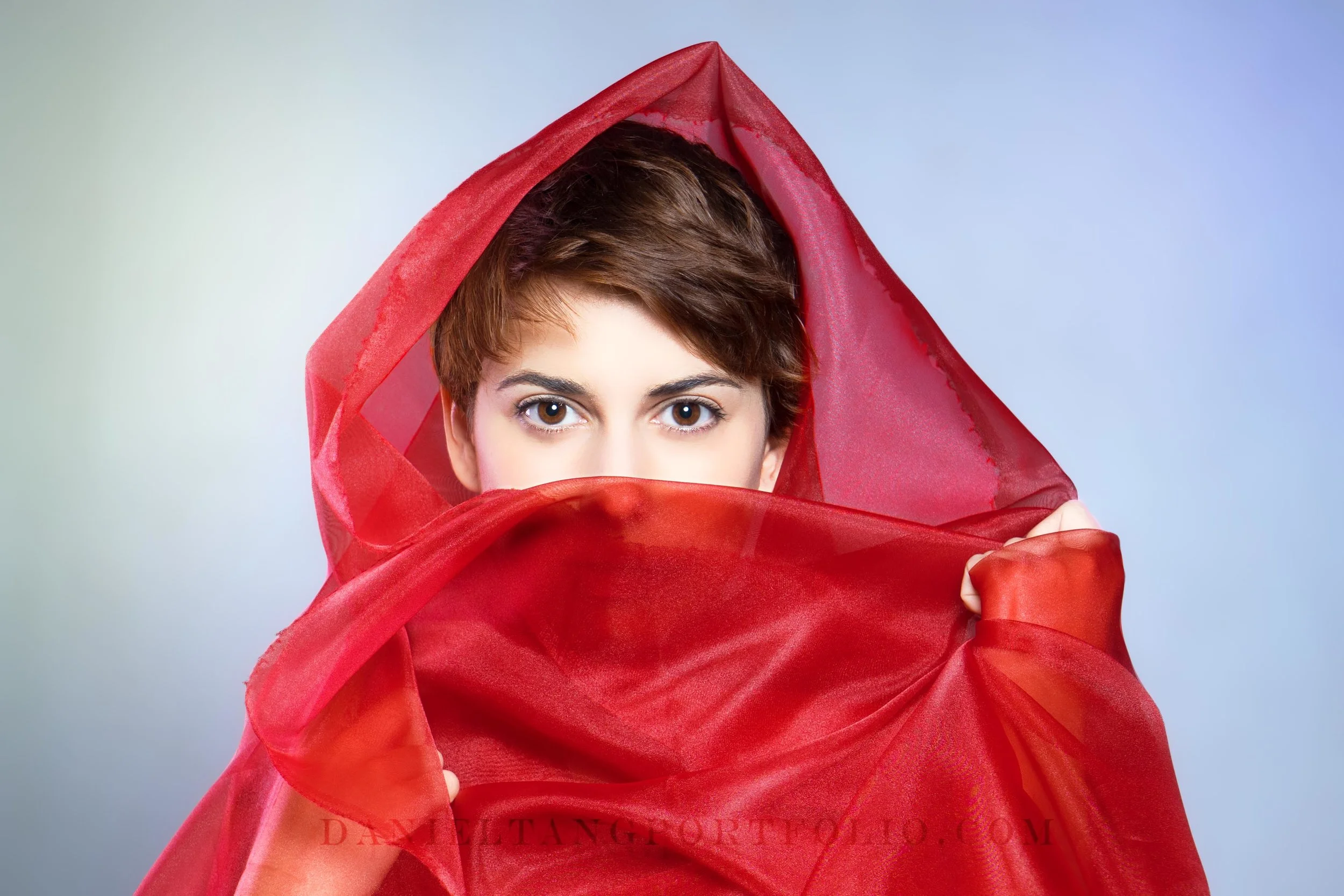 Alicia, the Little Red Riding Hood